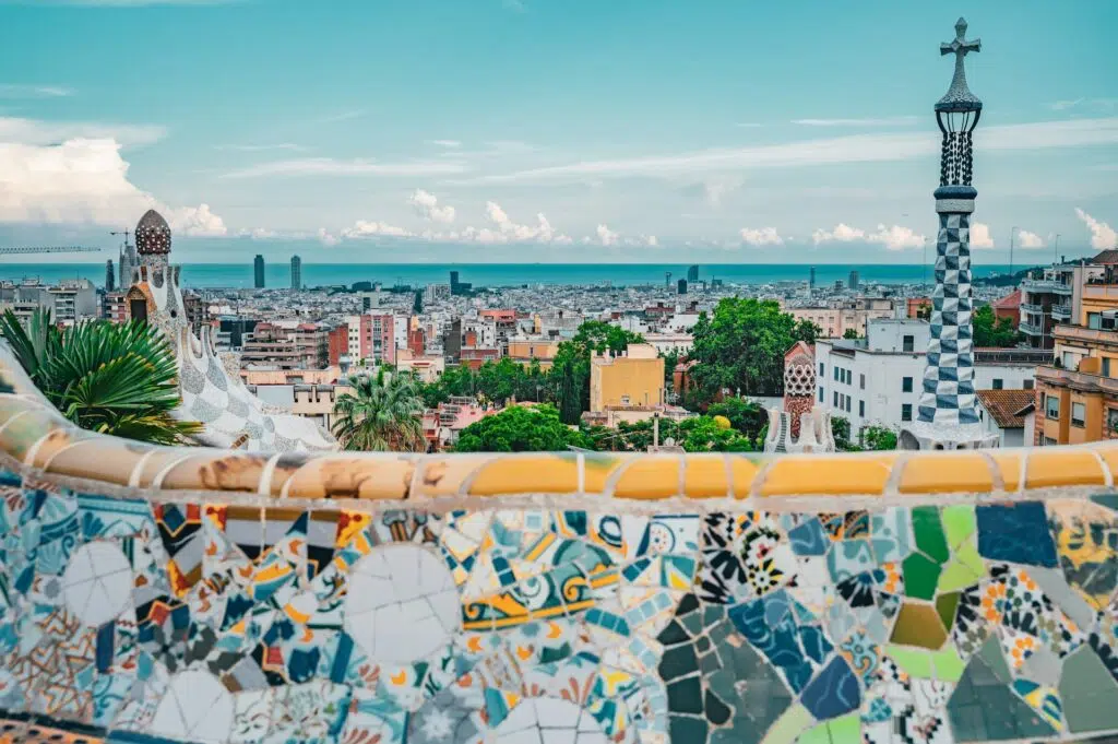 Le Parc Güell, un chef d'oeuvre de Gaudi, l'architecte emblématique de Barcelone.