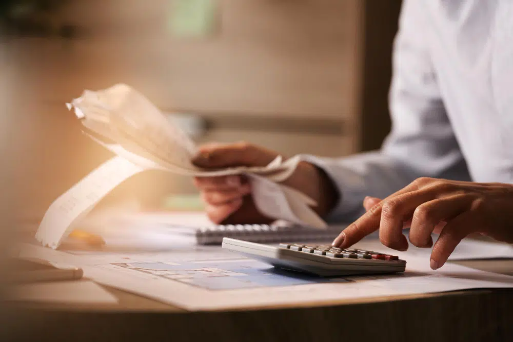 L' avis d'imposition est envoyé au contribuable indiquant le montant exact à payer L' avis d'imposition est envoyé au contribuable indiquant le montant exact à payer