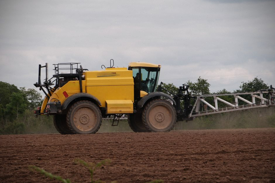 Visiteurs observant des innovations agricoles lors du Space 2026