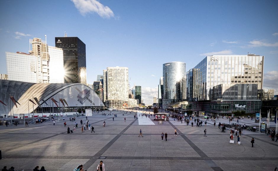 Ingénieurs travaillant sur la plateforme CMP et l’architecture CEA