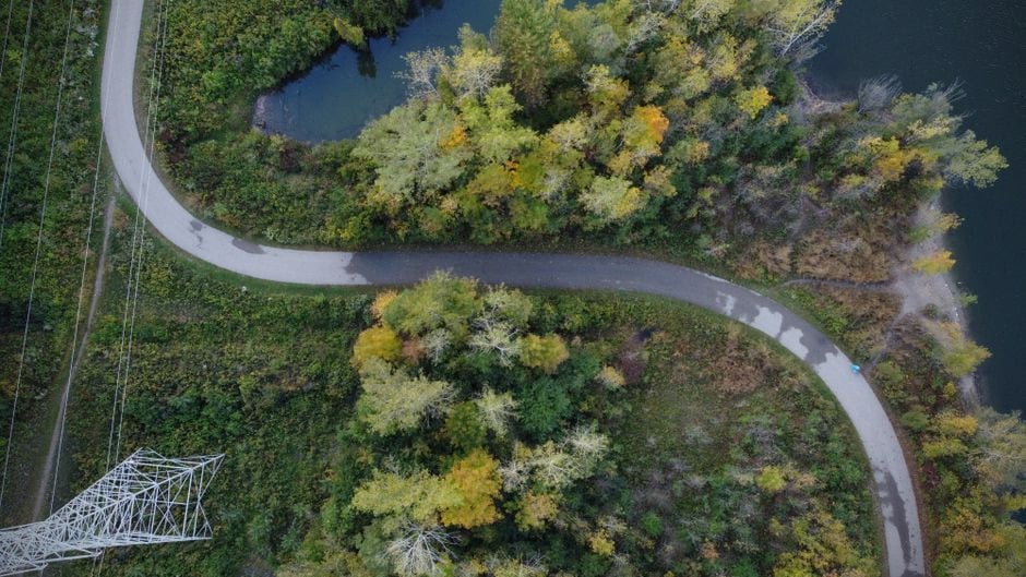 Bornes rapides utilisées pendant un grand trajet en voiture électrique