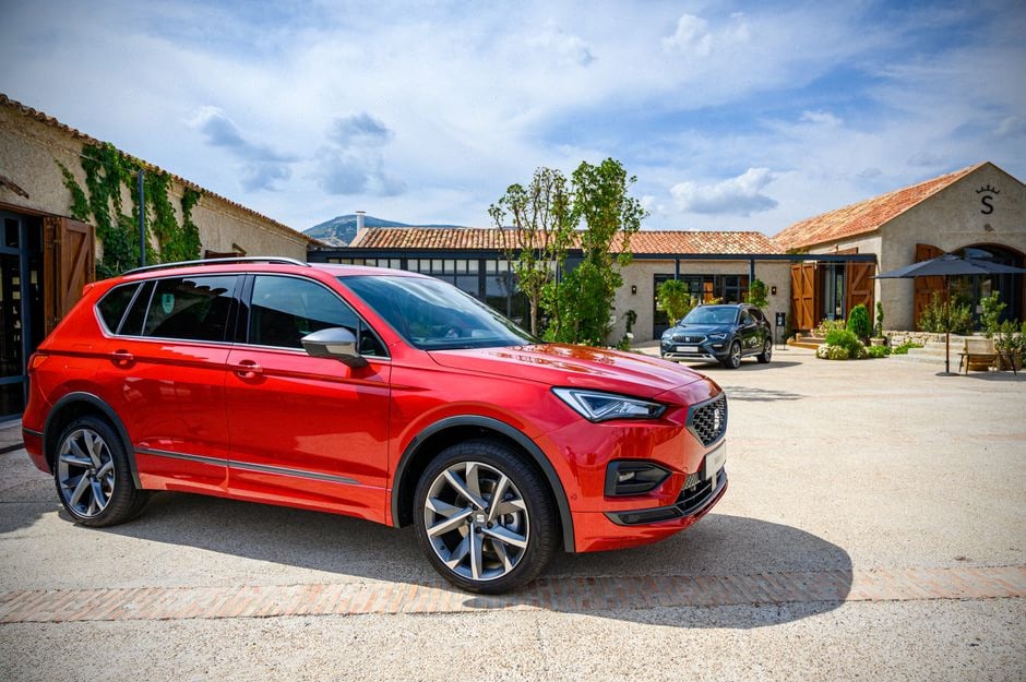SUV électrique familial concerné par le débat fiscal français