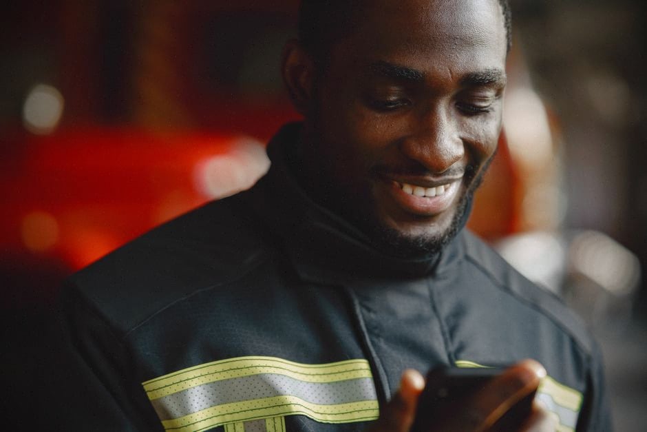 Comparaison des prix E85 et GPL sur smartphone en station-service