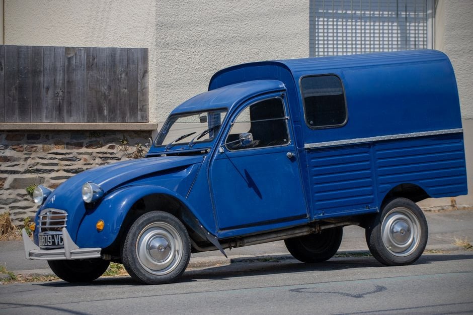 Double pédalier dans une Citroën Ami auto-école électrique