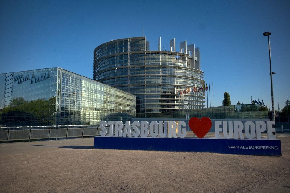 SUV électrique chinois observé sur une borne de recharge européenne