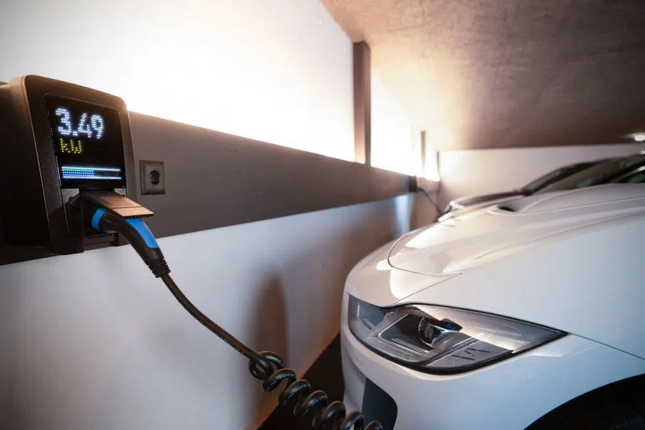 Recharge 22 kW du Kia EV2 sur borne urbaine