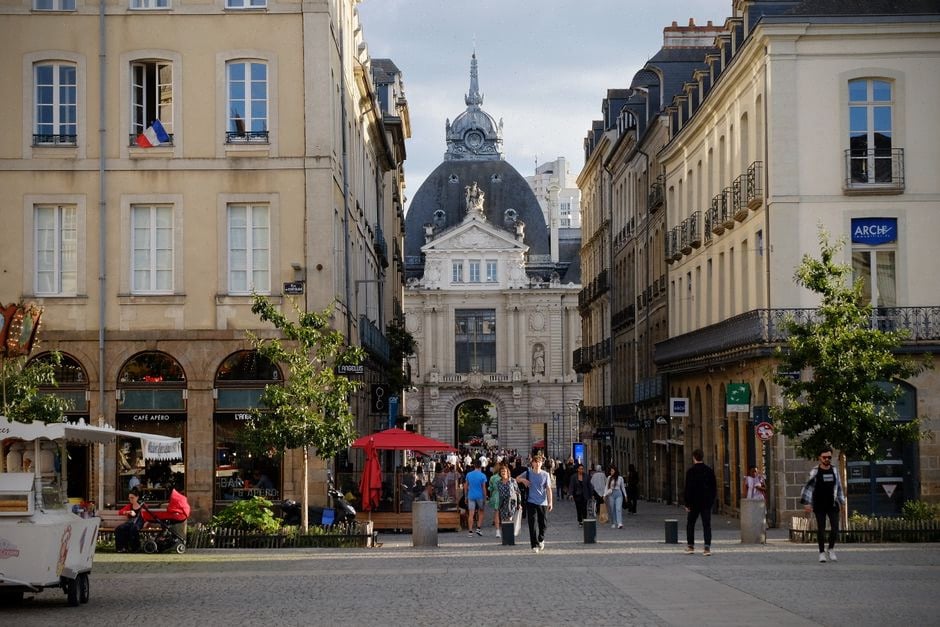 Étudiants cherchant un logement à Rennes pour la rentrée universitaire