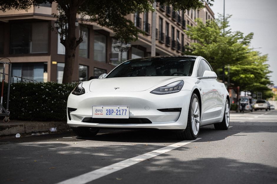 Offre Tesla Model 3 en France avec reprise et prime CEE